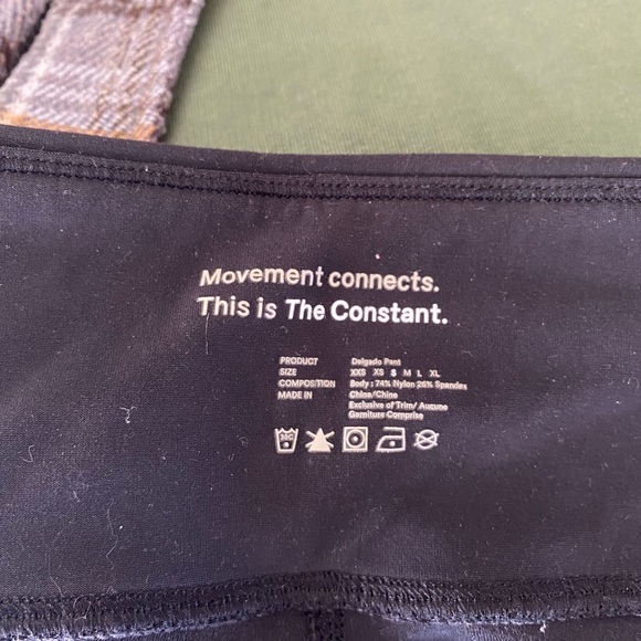 Delgado Pant Leggings from Aritzia - Picture 5 of 6